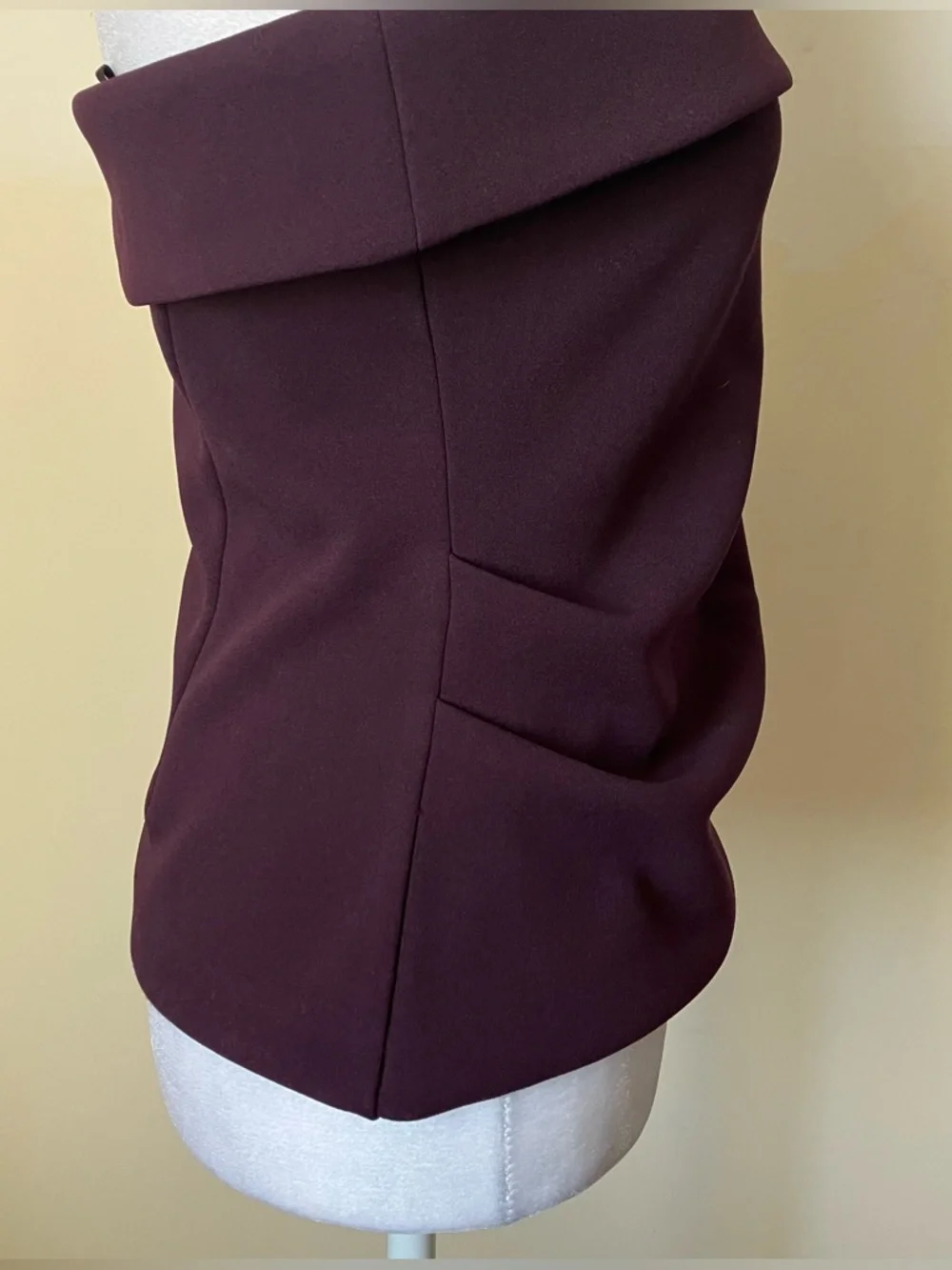 Babaton by Aritzia FigureKnit Eyecatcher Structured Crepe Tube Top size Medium - Picture 11 of 12